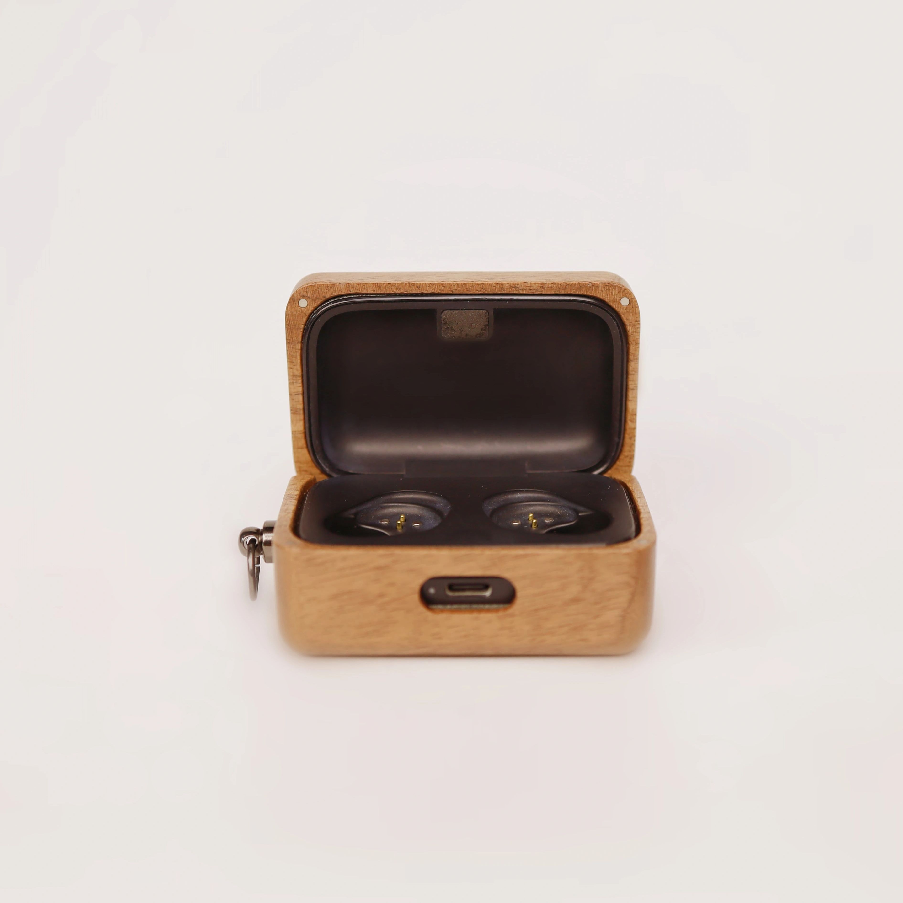 Walnoot massief houten koffer  - Sennheiser Headphone Momentum 4 recensie en prijs