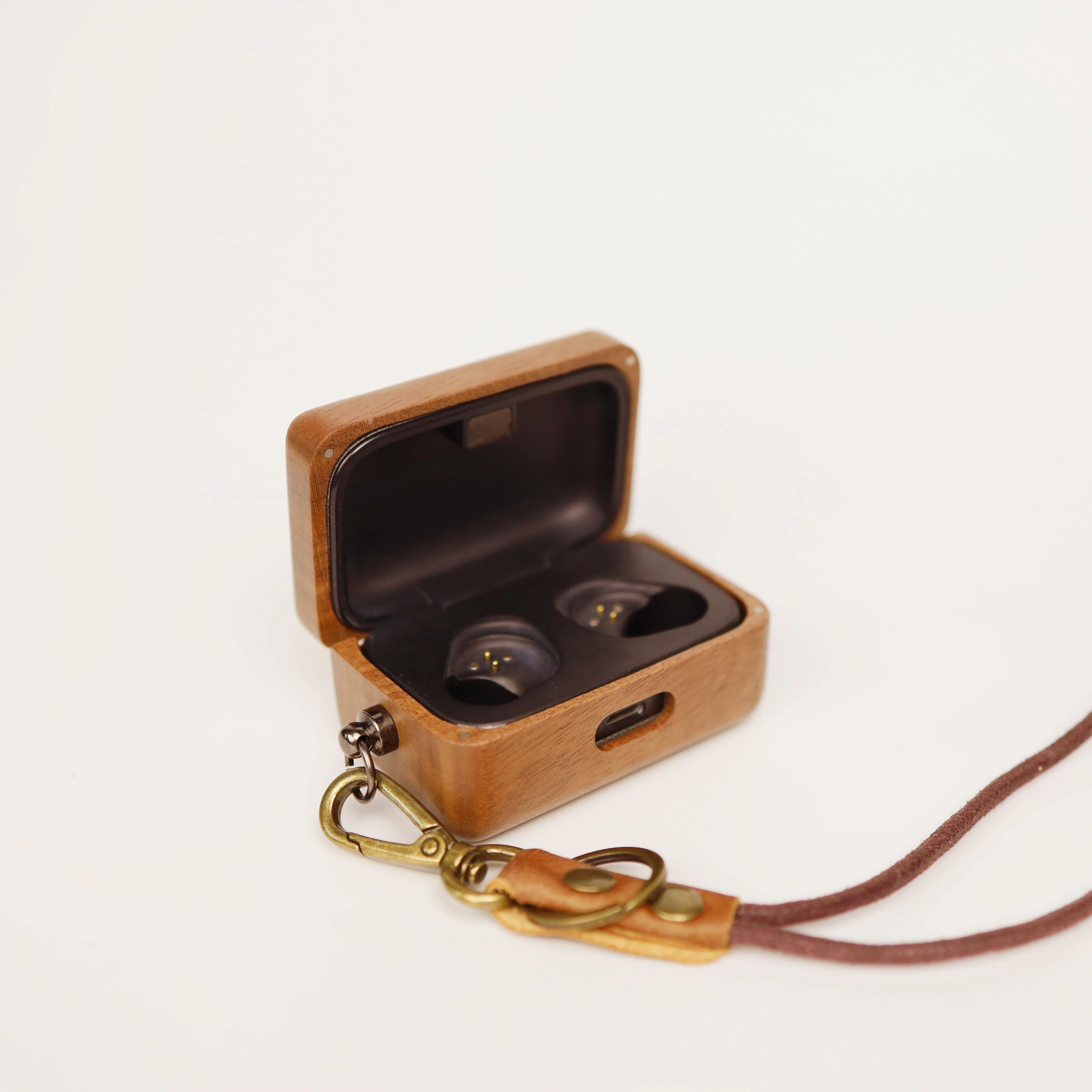 Walnoot massief houten koffer  - Sennheiser Headphone Momentum 4 recensie en prijs