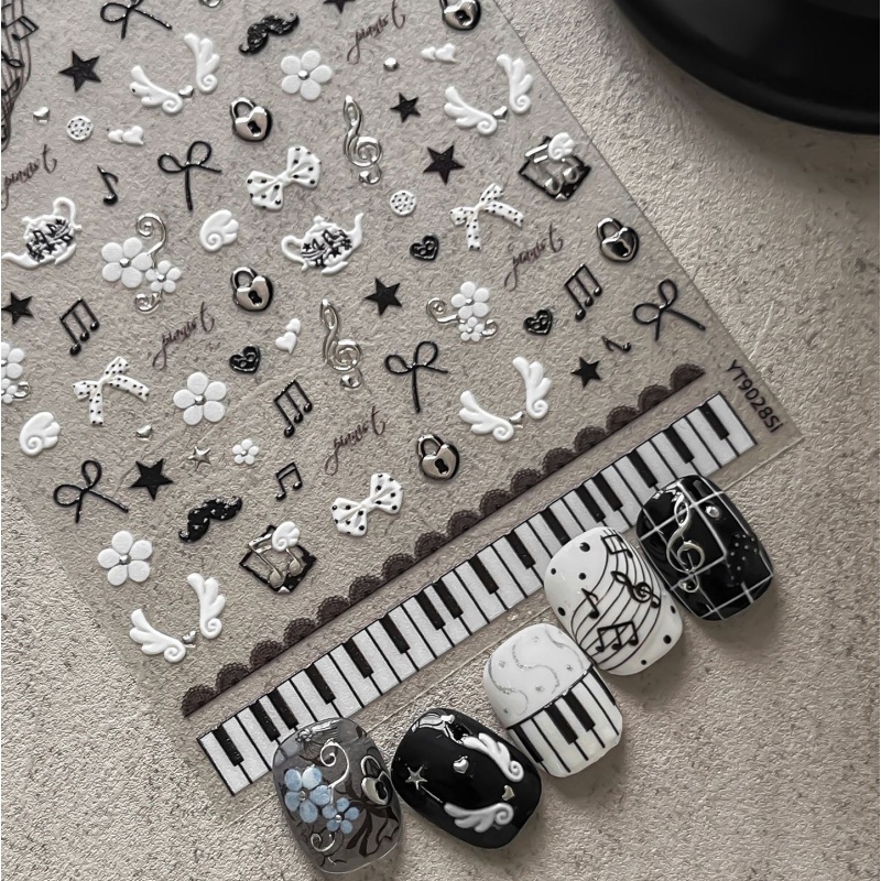 Zwart-witte pianonoot nagelsti - Musical Instrument Images recensie en prijs